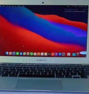 New Laptop Apple MacBook Air 2013 4GB Intel Core I5 SSD 256GB