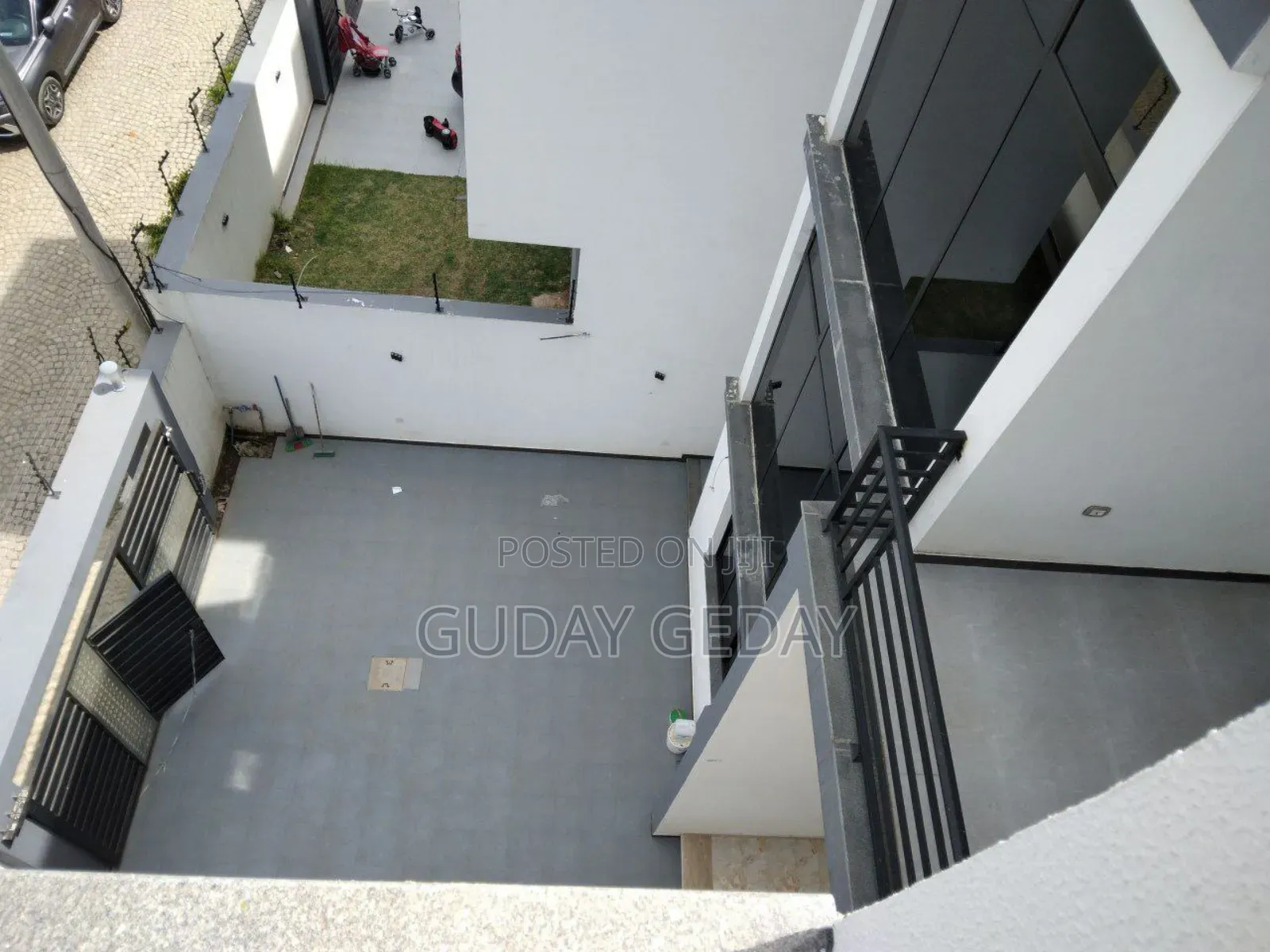 Furnished 8bdrm Duplex in Yeka for sale