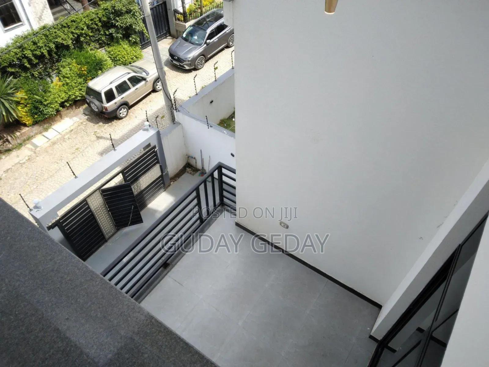 Furnished 8bdrm Duplex in Yeka for sale