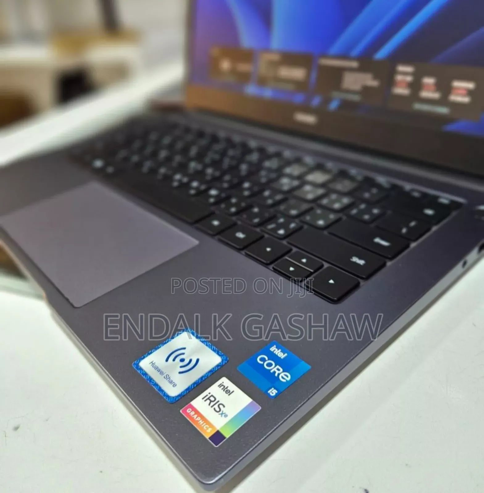 New Laptop Huawei MateBook 13 WRT-W19E 8GB Intel Core I5 SSD 512GB