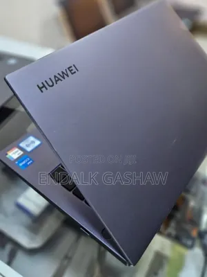 New Laptop Huawei MateBook 13 WRT-W19E 8GB Intel Core I5 SSD 512GB