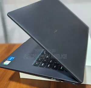 New Laptop 8GB Intel Core I5 SSD 512GB