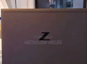 New Laptop HP ZBook Firefly G8 16GB Intel Core I7 SSD 1T