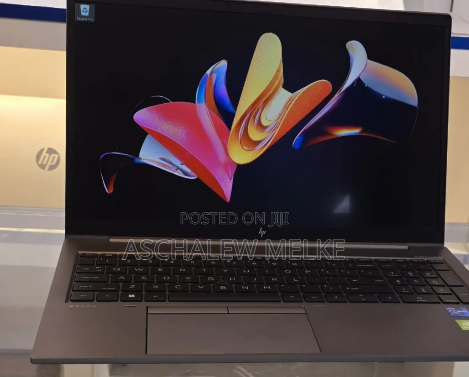 New Laptop HP ZBook Firefly G8 16GB Intel Core I7 SSD 1T