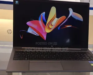 New Laptop HP ZBook Firefly G8 16GB Intel Core I7 SSD 1T