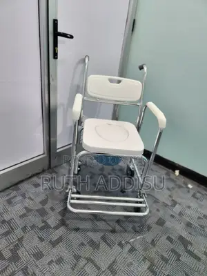 Commode Mini Wheel Chair來自commode Chair半夜commode Wheel Chair