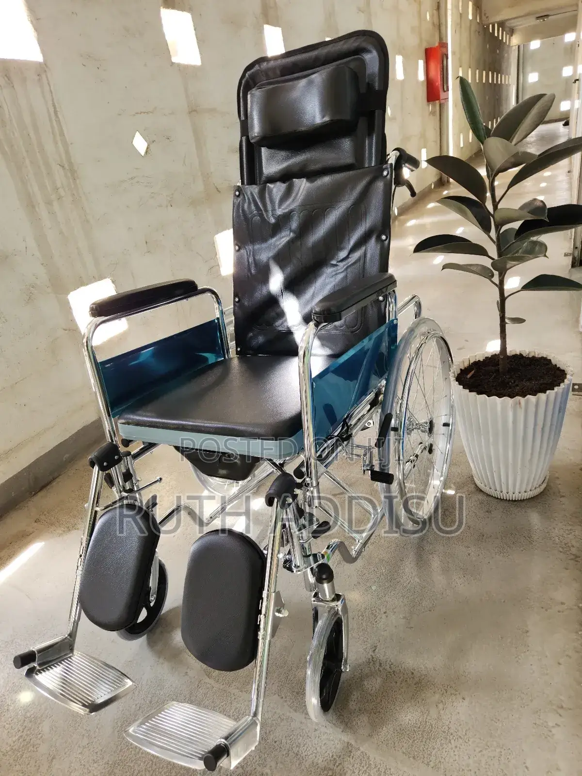 Wheelchair並本wheelchair未經wheelchair家中wheelchair切割wheelchair