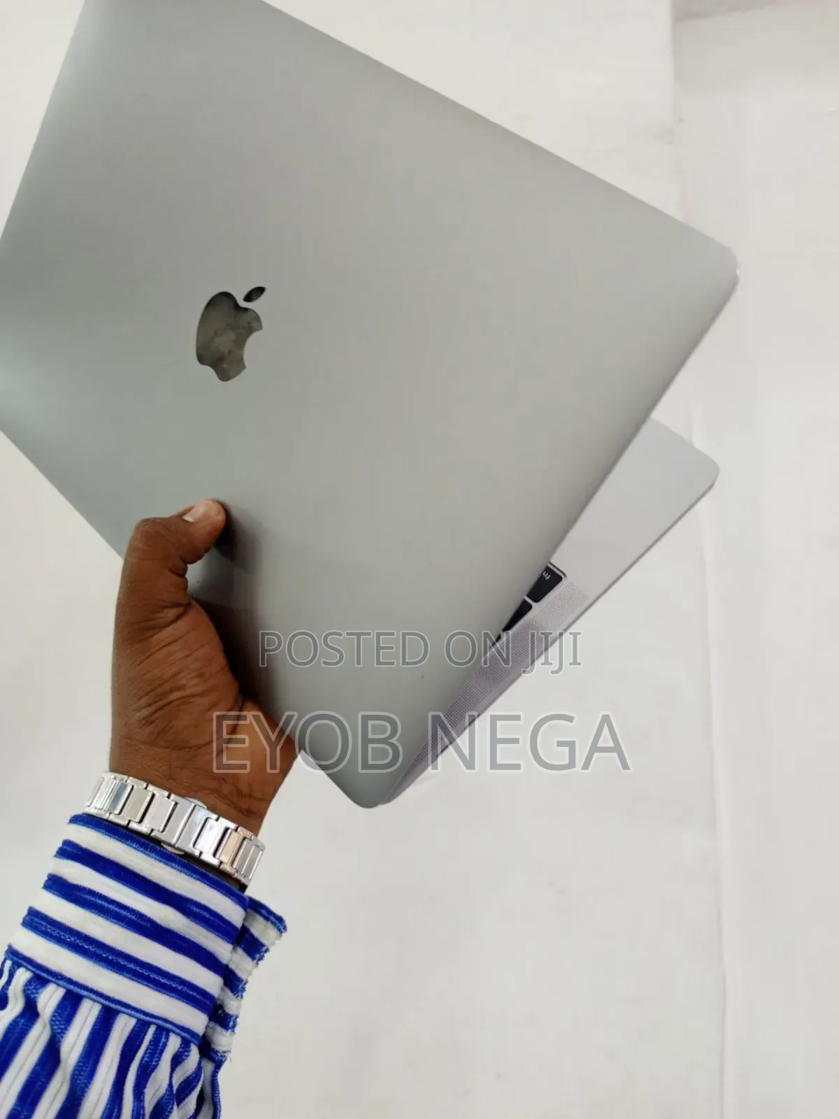 New Laptop Apple MacBook Pro 2017 8GB Intel Core I5 SSD 256GB
