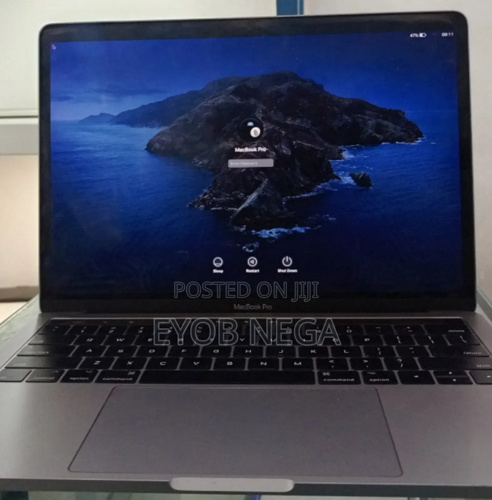 New Laptop Apple MacBook Pro 2017 8GB Intel Core I5 SSD 256GB