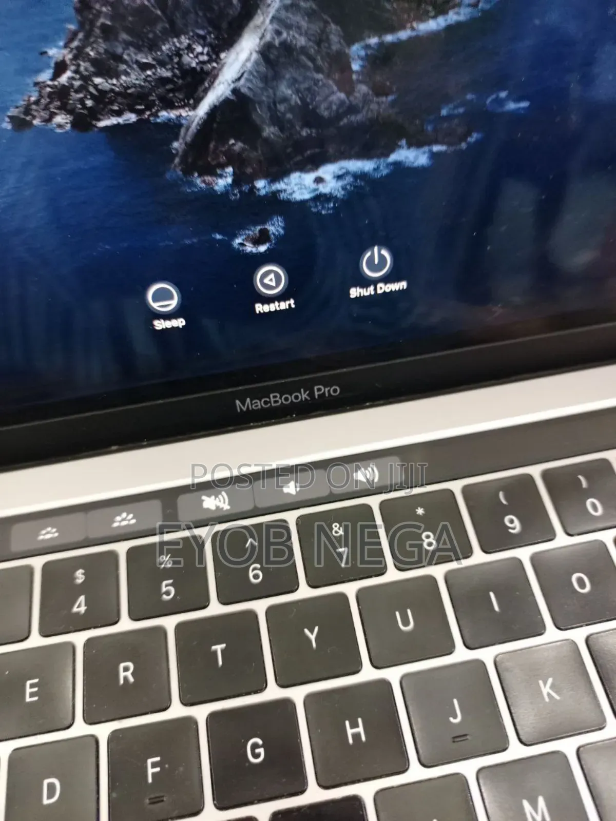 New Laptop Apple MacBook Pro 2017 8GB Intel Core I5 SSD 256GB