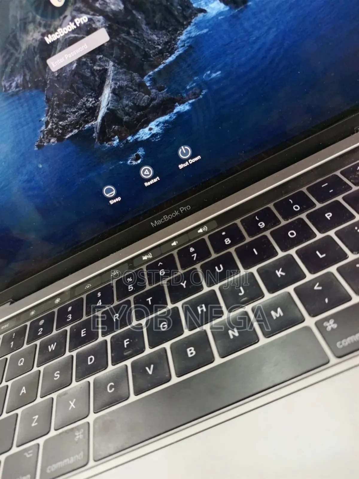 New Laptop Apple MacBook Pro 2017 8GB Intel Core I5 SSD 256GB