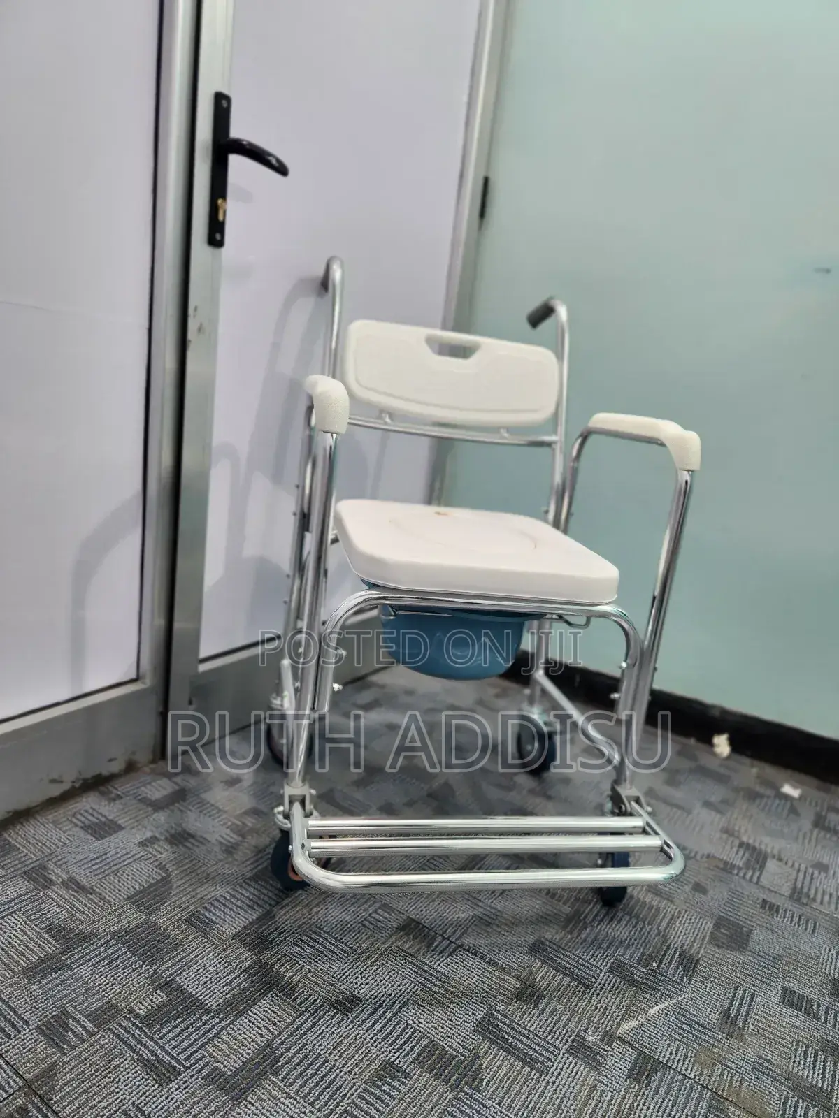 Commode Mini Wheels Chair來自medical Rwmovable Popo Commode