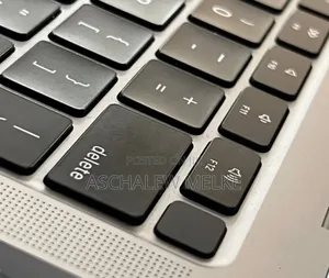 New Laptop Apple MacBook Pro 2020 16GB Intel Core I5 SSD 512GB