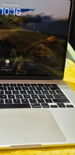 Photo - New Laptop Apple MacBook Pro 2023 M3 14-Inch 16GB Apple M3 SSD 512GB