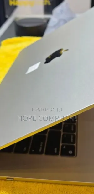 New Laptop Apple MacBook Pro 2023 M3 14-Inch 16GB Apple M3 SSD 512GB