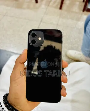 Photo - Apple iPhone 12 128 GB Black