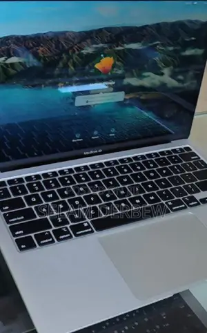 New Laptop Apple MacBook Air 2020 8GB Intel Core I3 SSD 256GB