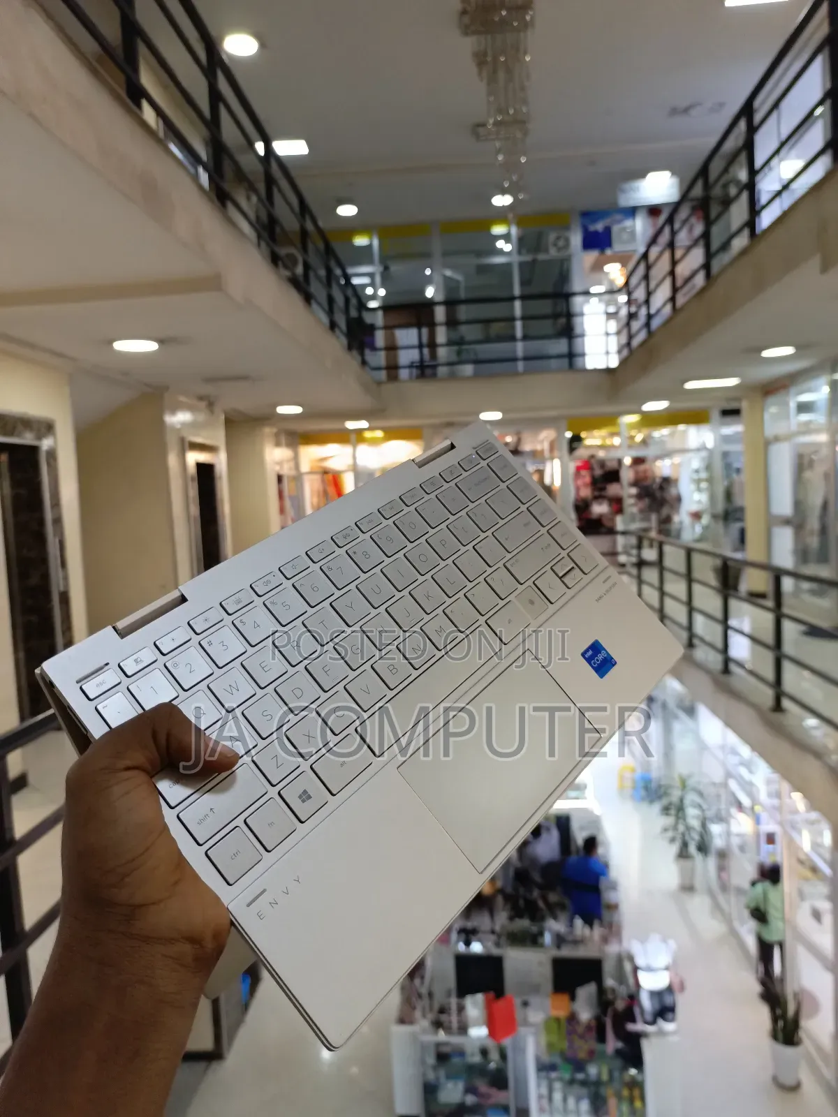 New Laptop HP Envy X360 8GB Intel Core I7 SSD 1T