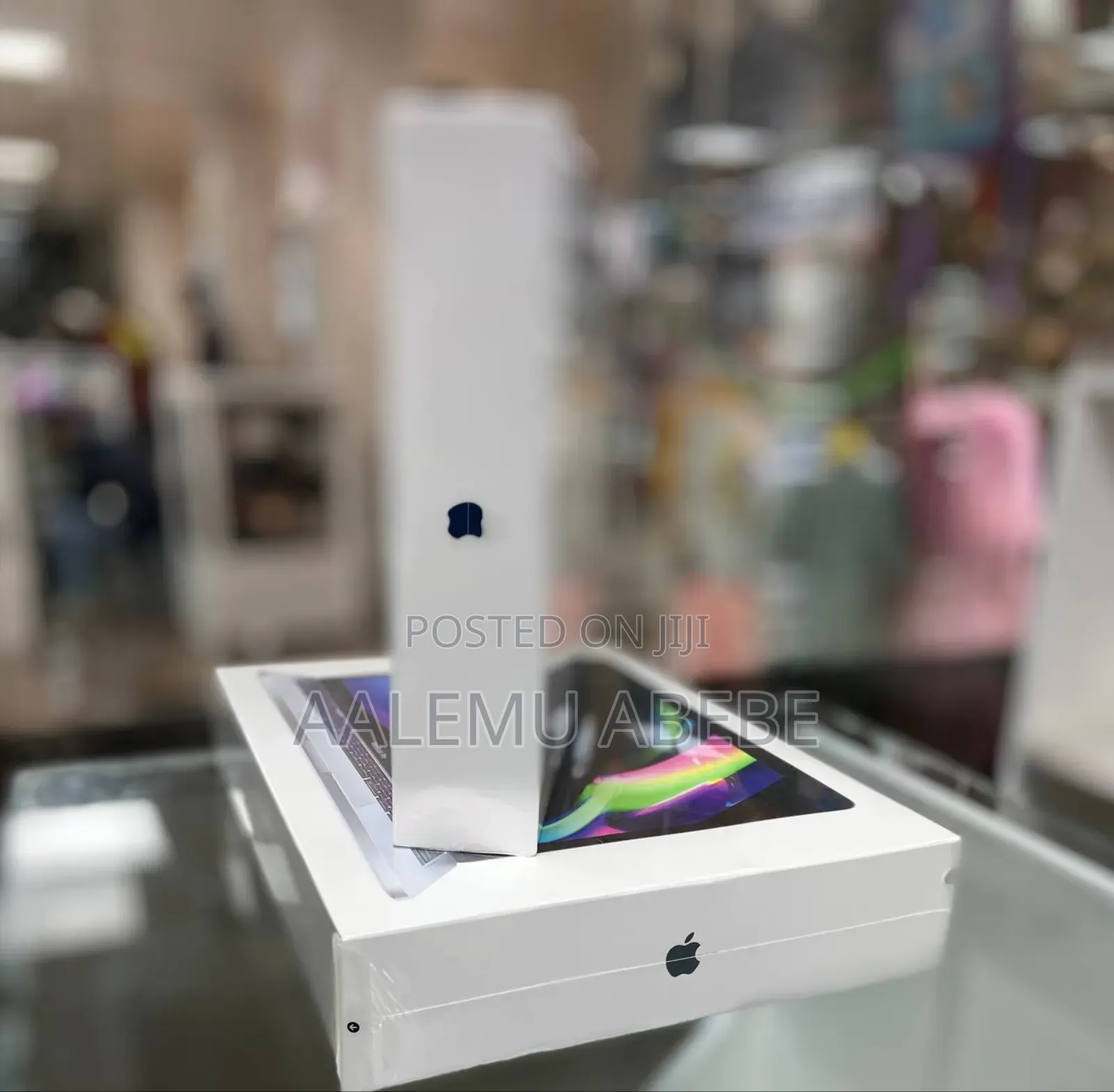 New Laptop Apple MacBook Air 2022 M2 8GB Apple M2 SSD 512GB