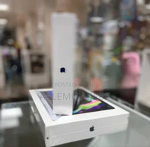 New Laptop Apple MacBook Air 2022 M2 8GB Apple M2 SSD 512GB