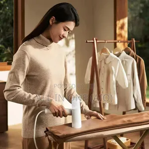 Photo - Xiaomi Handheld Garment Steamer