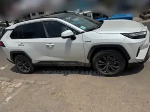 Toyota RAV4 2023 White