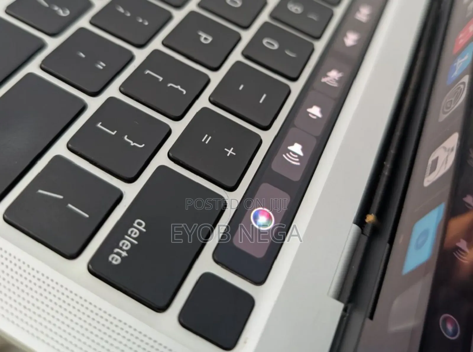 New Laptop Apple MacBook Pro 2020 8GB Intel Core I5 SSD 256GB