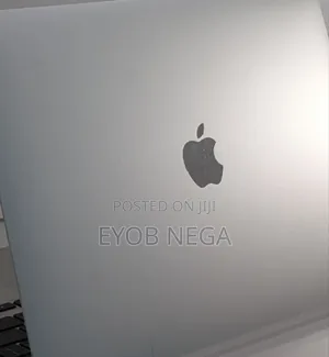 New Laptop Apple MacBook Pro 2020 8GB Intel Core I5 SSD 256GB
