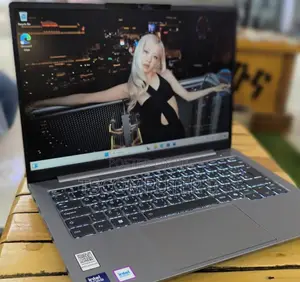 New Laptop Lenovo 16GB Intel Core Ultra 7 SSD 512GB