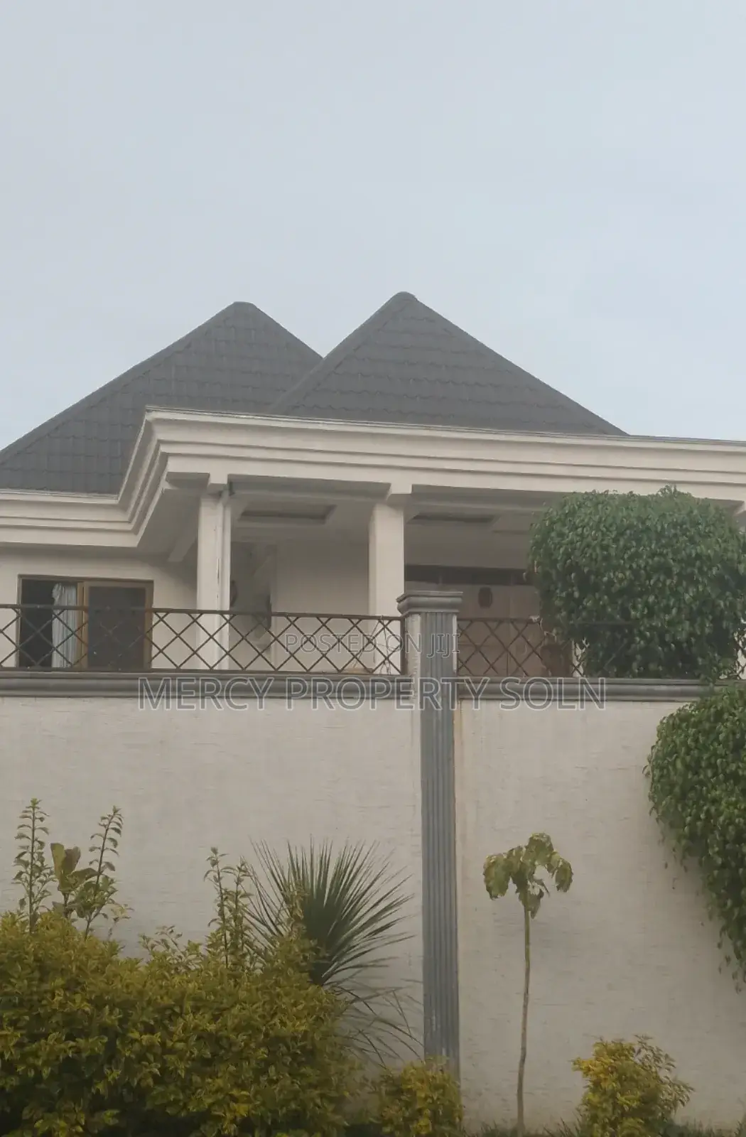 Furnished 5bdrm Villa in Bole for sale