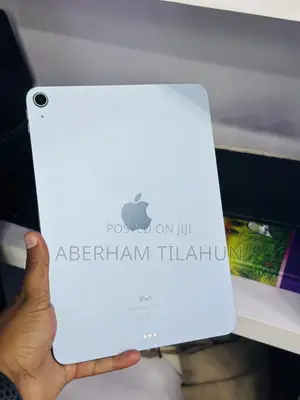 Photo - Apple iPad Air (2020) Wi-Fi 256 GB Blue