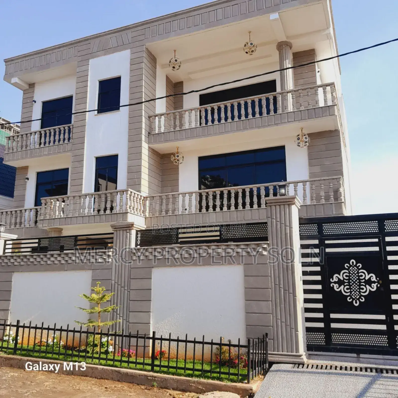 Furnished 9bdrm House in Bole for sale