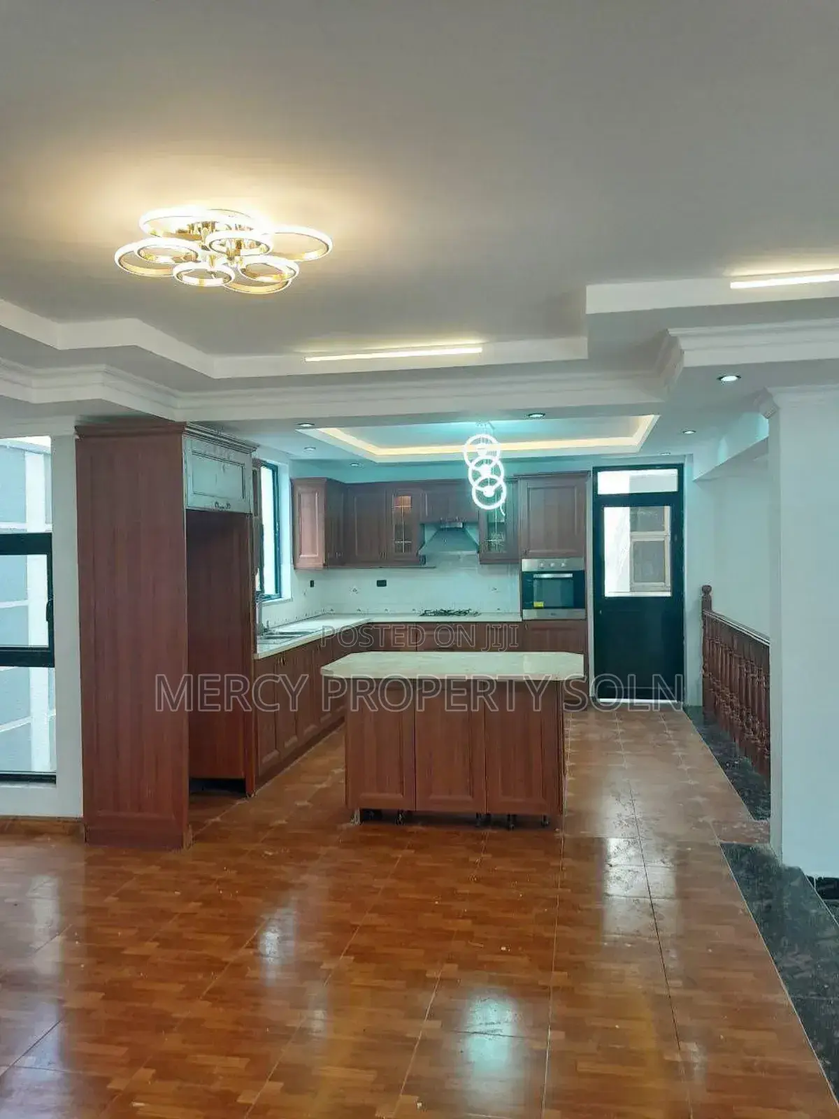 Furnished 9bdrm House in Bole for sale