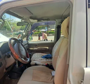 Toyota Land Cruiser 2015 Gold