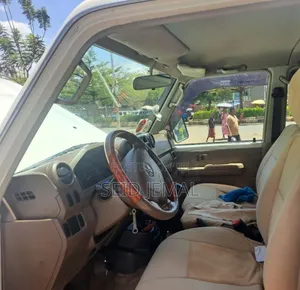 Toyota Land Cruiser 2015 Gold