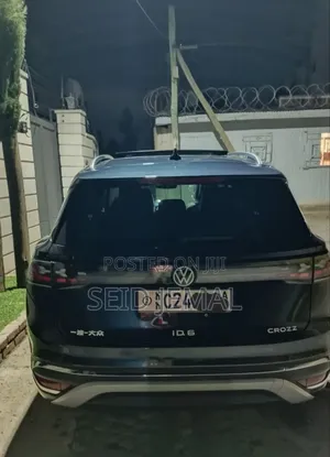 Volkswagen ID.6 2022 Blue