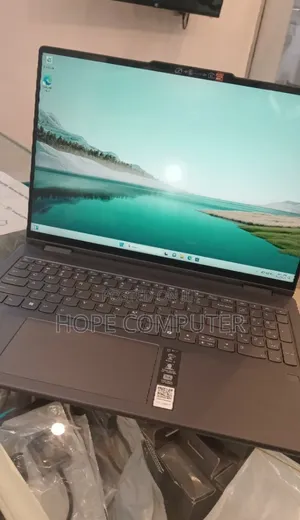 New Laptop Lenovo Yoga 7i 16GB Intel Core Ultra 7 SSD 1T