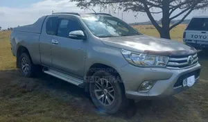 Toyota Hilux 2016 Silver
