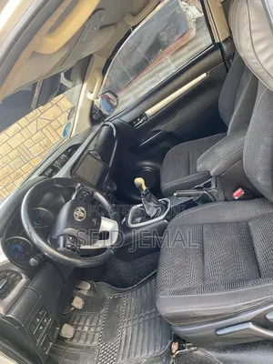 Toyota Hilux 2016 Silver