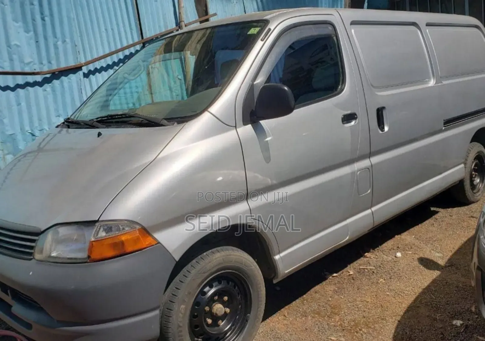 Toyota HiAce 2006 Silver
