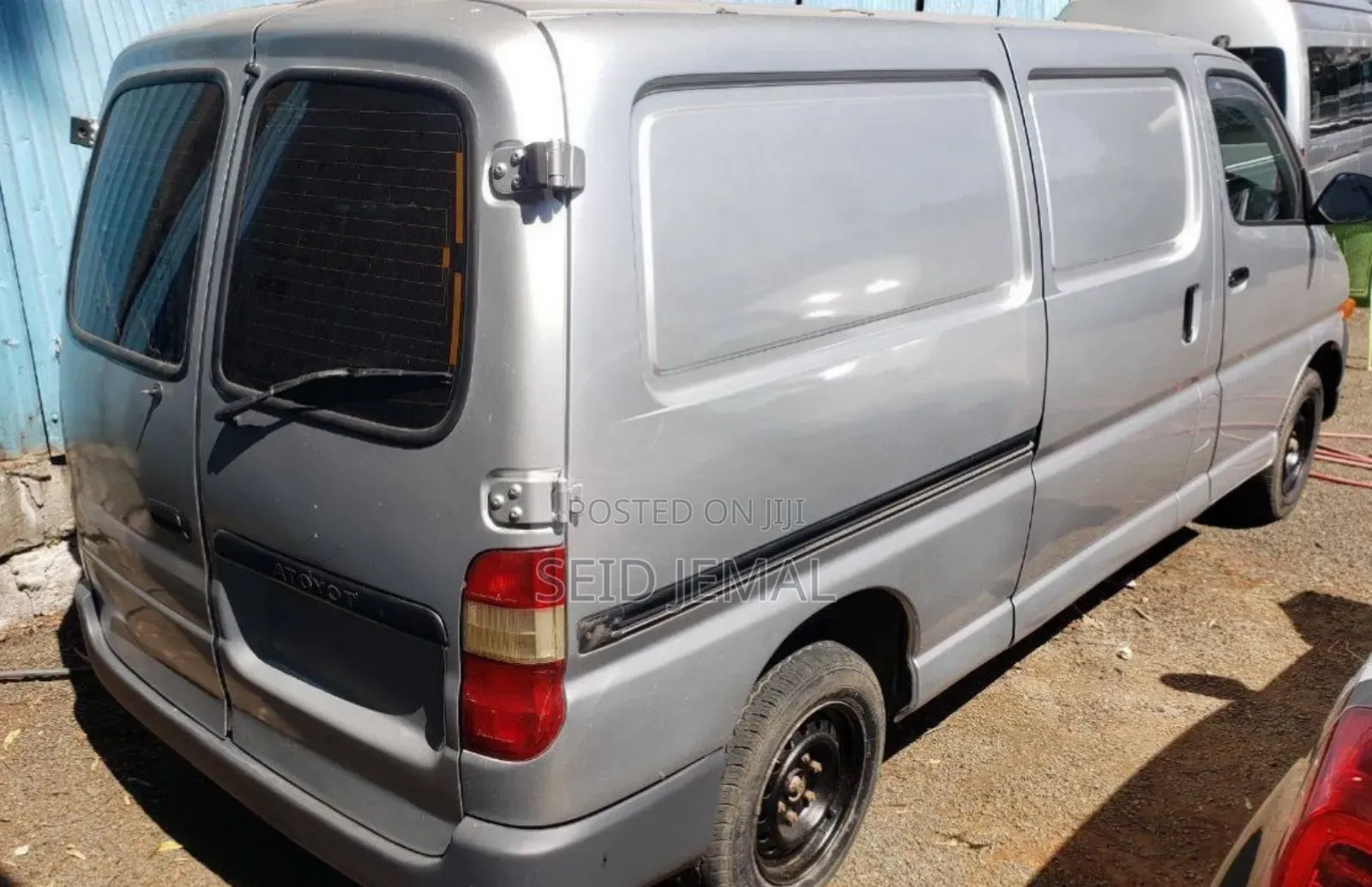 Toyota HiAce 2006 Silver
