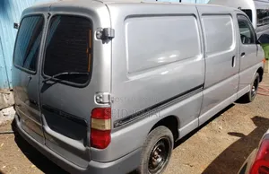 Toyota HiAce 2006 Silver
