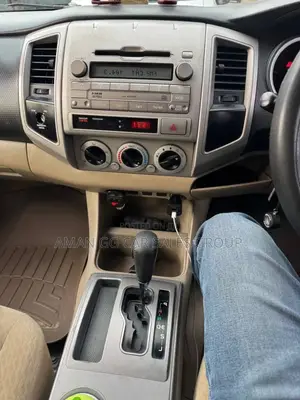 Toyota Tacoma 2010 White