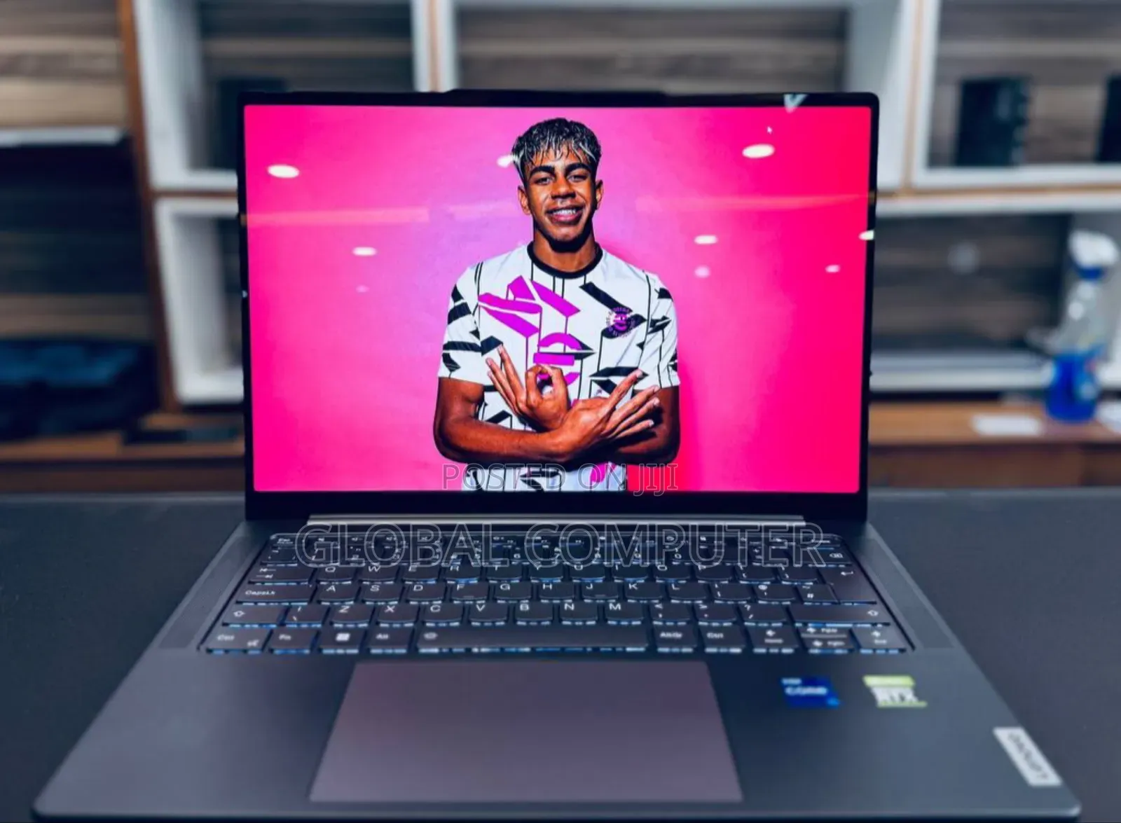 New Laptop Lenovo Yoga 700 16GB Intel Core I7 SSD 512GB