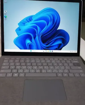 New Laptop Microsoft Surface 16GB Intel Core I7 SSD 512GB