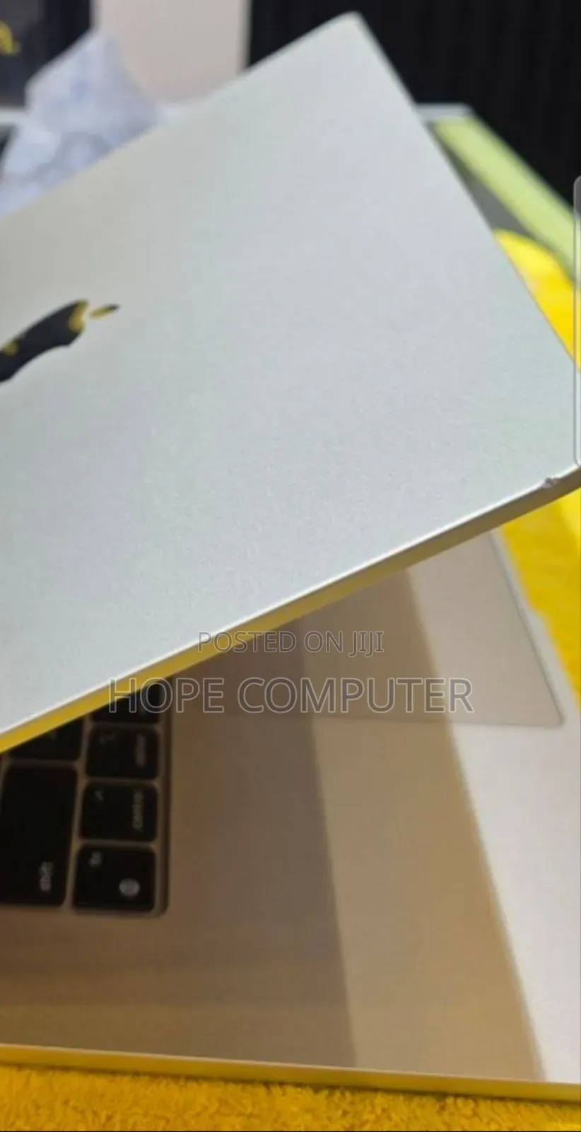 New Laptop Apple MacBook Air 2024 M3 15-Inch 16GB Apple M3 SSD 512GB