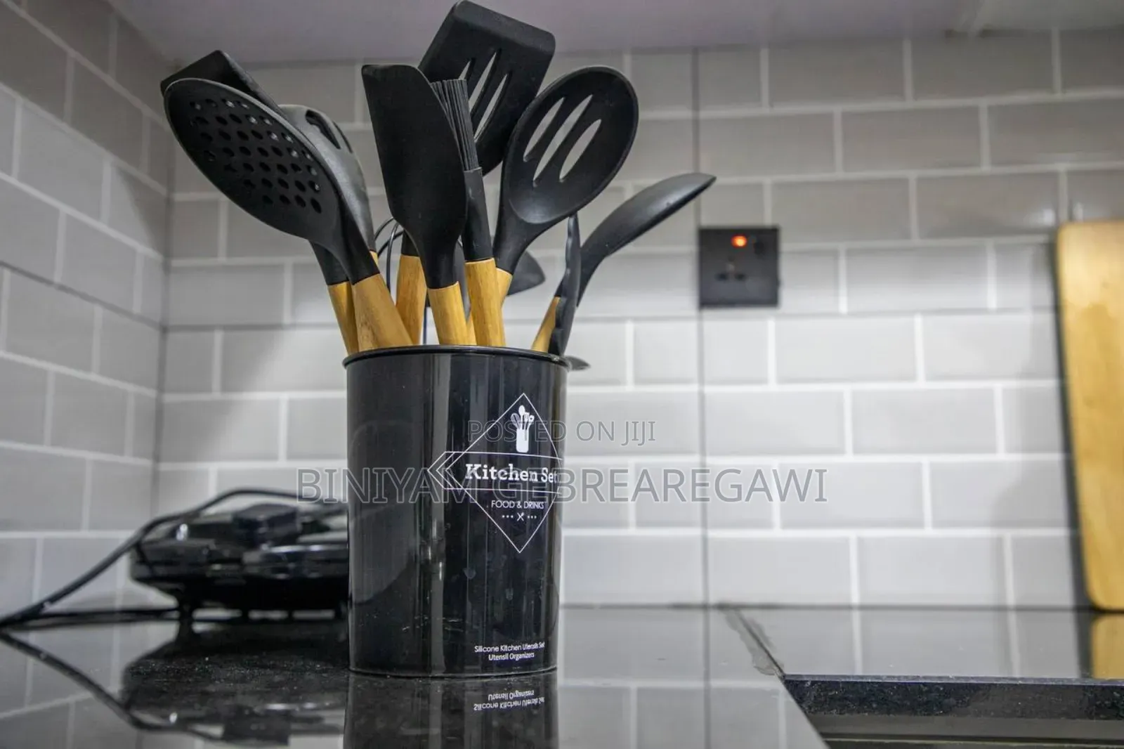 Furnished 1bdrm Apartment in Apartment, Yeka for rent