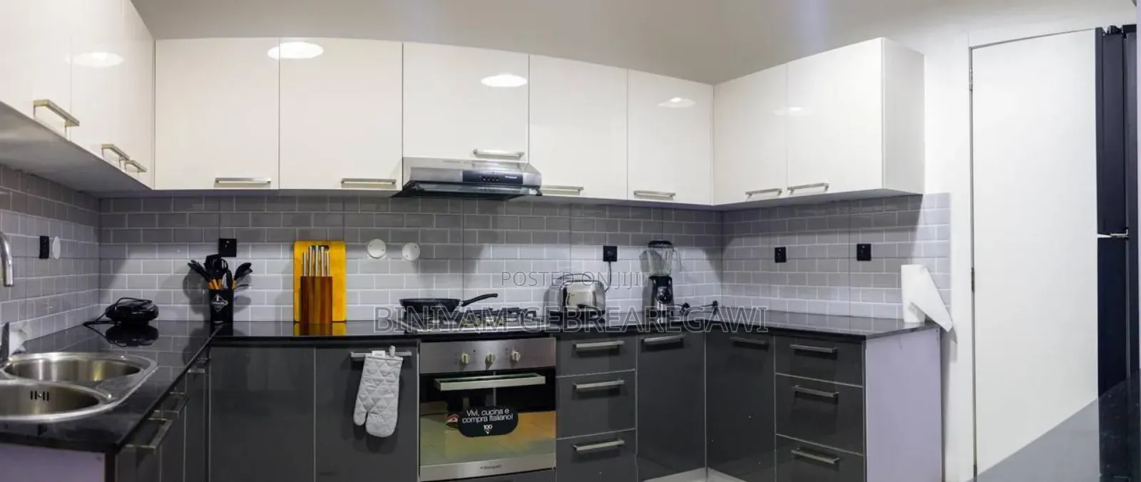 Furnished 1bdrm Apartment in Apartment, Yeka for rent