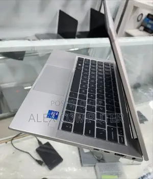 New Laptop HP EliteBook 830 G8 16GB Intel Core I7 SSD 512GB