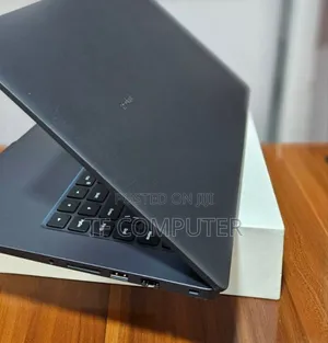 New Laptop 8GB Intel Core I5 SSD 512GB